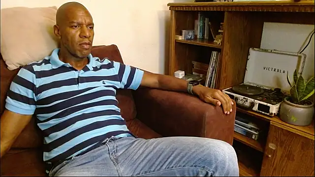 Snapshot of elmorenazost chatting on 9, 11, 2025 elmorenazost online show from 9, 11, 2025