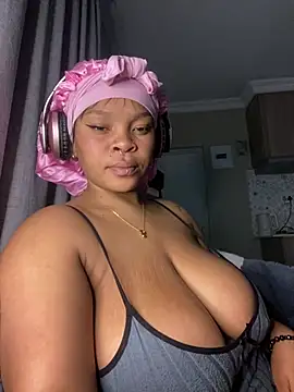 Snapshot of YellowHoneyDip chatting on 23, 4, 2026 YellowHoneyDip online show from 23, 4, 2026