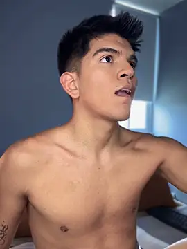 santiago 01 online show from 8, 9, 2025