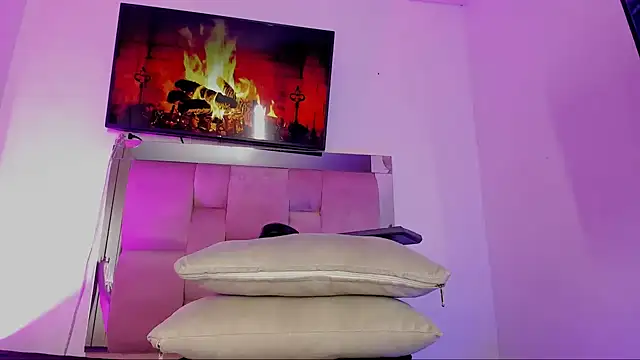 Snapshot of emily_lady20 chatting on 18, 2, 2025 emily lady20 online show from 18, 2, 2025