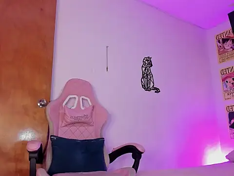 Snapshot of emily_lady20 chatting on 27, 11, 2025 emily lady20 online show from 27, 11, 2025