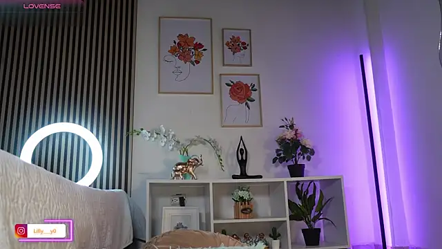 LillyDolls23 online show from 12, 4, 2026