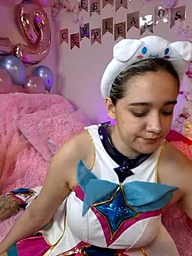 Snapshot of NaomiShimizu chatting on 3, 11, 2025 NaomiShimizu online show from 3, 11, 2025