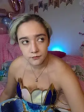 Snapshot of NaomiShimizu chatting on 7, 11, 2025 NaomiShimizu online show from 7, 11, 2025