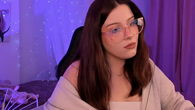 Snapshot of CoralineKeyns chatting on 21, 1, 2025 CoralineKeyns online show from 21, 1, 2025