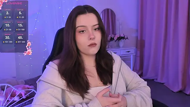 Snapshot of CoralineKeyns chatting on 10, 2, 2025 CoralineKeyns online show from 10, 2, 2025