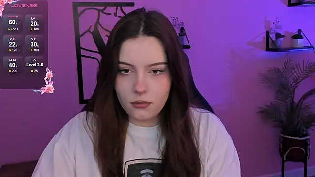 Snapshot of CoralineKeyns chatting on 5, 3, 2025 CoralineKeyns online show from 5, 3, 2025