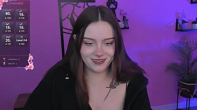 Snapshot of CoralineKeyns chatting on 17, 3, 2025 CoralineKeyns online show from 17, 3, 2025