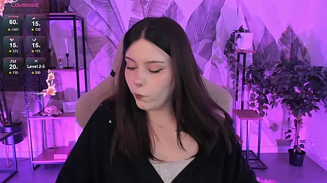 Snapshot of CoralineKeyns chatting on 12, 9, 2025 CoralineKeyns online show from 12, 9, 2025