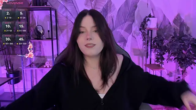 Snapshot of CoralineKeyns chatting on 28, 9, 2025 CoralineKeyns online show from 28, 9, 2025