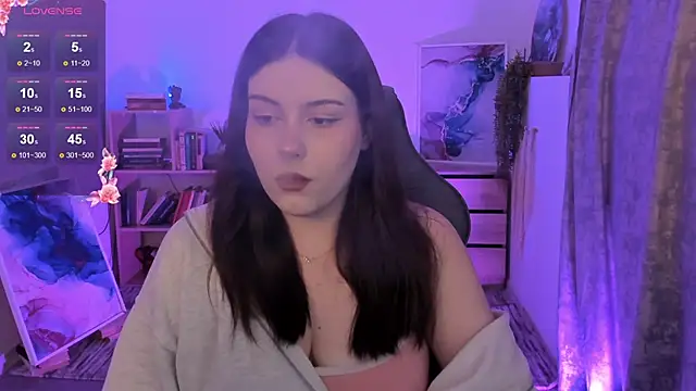 Snapshot of CoralineKeyns chatting on 6, 10, 2025 CoralineKeyns online show from 6, 10, 2025