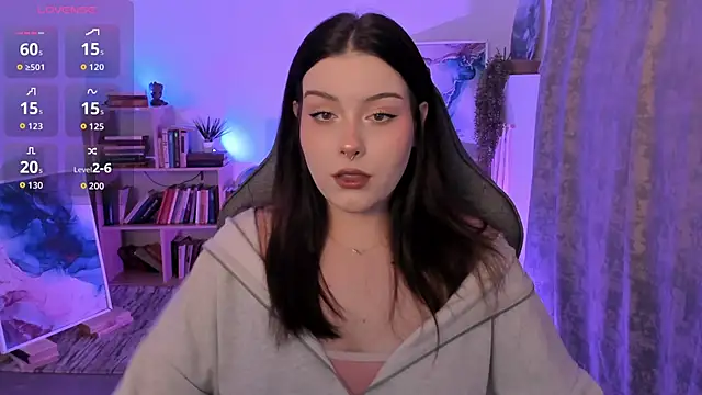 Snapshot of CoralineKeyns chatting on 13, 10, 2025 CoralineKeyns online show from 13, 10, 2025