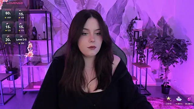 Snapshot of CoralineKeyns chatting on 14, 10, 2025 CoralineKeyns online show from 14, 10, 2025