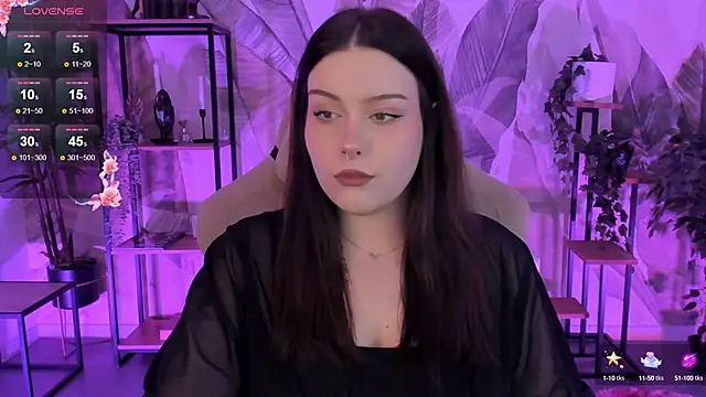 Snapshot of CoralineKeyns chatting on 17, 10, 2025 CoralineKeyns online show from 17, 10, 2025