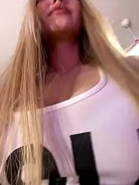 Snapshot of Lunalikaiya chatting on 15, 11, 2025 Lunalikaiya online show from 15, 11, 2025