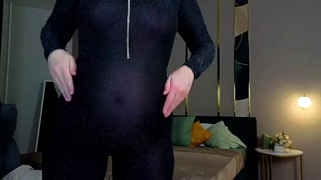 Snapshot of katy__moonj chatting on 19, 10, 2025 katy moonj online show from 19, 10, 2025