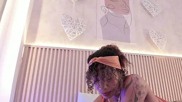 daiana curly online show from 27, 10, 2025