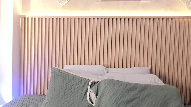 daiana curly online show from 9, 1, 2026