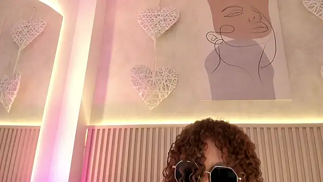 Snapshot of daiana_curly chatting on 25, 6, 2026 daiana curly online show from 25, 6, 2026