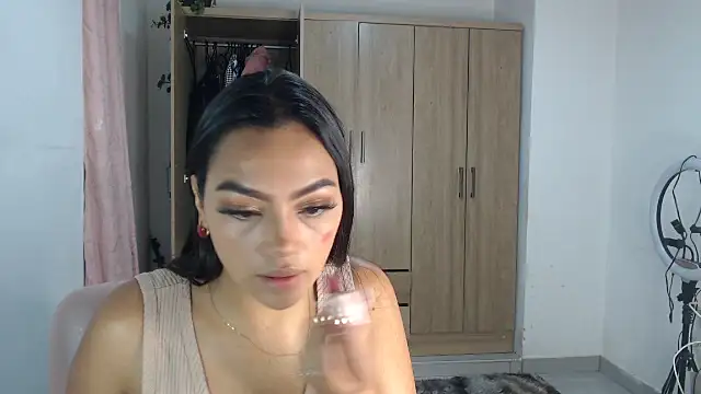 Snapshot of fairylatin222 chatting on 4, 2, 2025 fairylatin222 online show from 4, 2, 2025