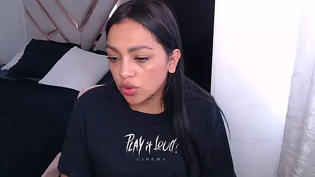 Snapshot of fairylatin222 chatting on 17, 10, 2025 fairylatin222 online show from 17, 10, 2025