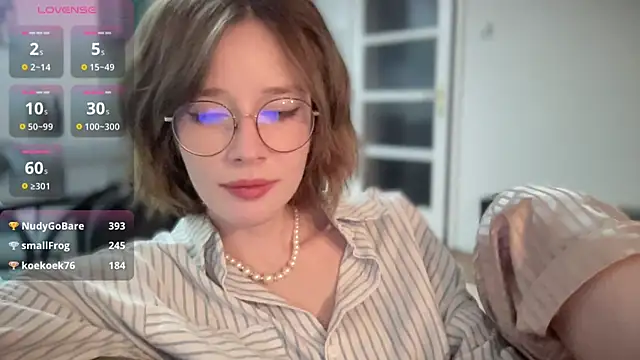 Snapshot of ms_christiana chatting on 17, 11, 2025 ms christiana online show from 17, 11, 2025