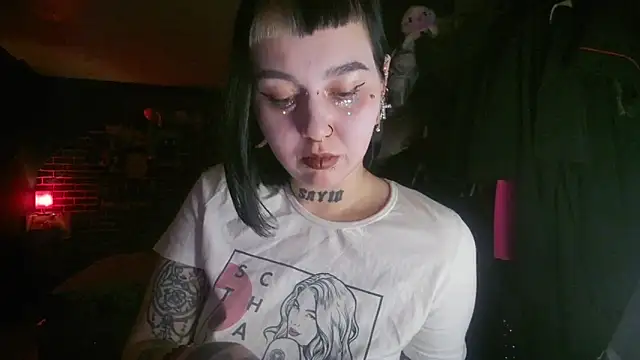 Snapshot of MoorderxDoll chatting on 7, 1, 2025 MoorderxDoll online show from 7, 1, 2025