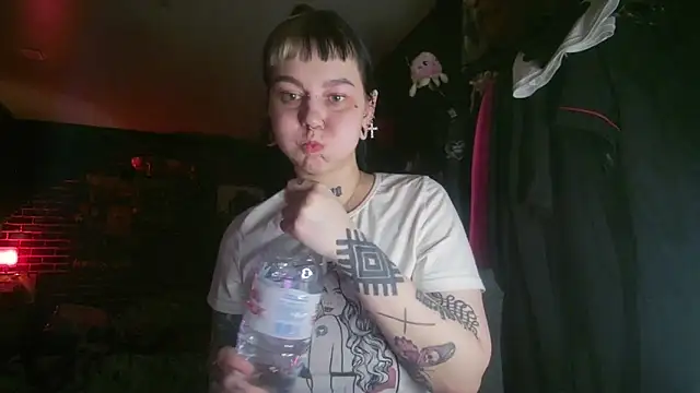 Snapshot of MoorderxDoll chatting on 2, 2, 2025 MoorderxDoll online show from 2, 2, 2025