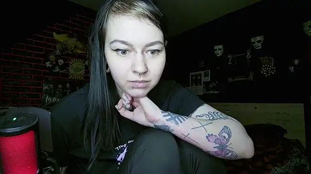 Snapshot of MoorderxDoll chatting on 8, 7, 2026 MoorderxDoll online show from 8, 7, 2026
