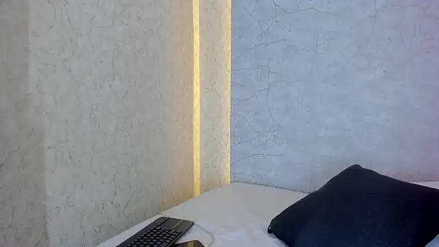Snapshot of aprilalen chatting on 12, 2, 2025 aprilalen online show from 12, 2, 2025
