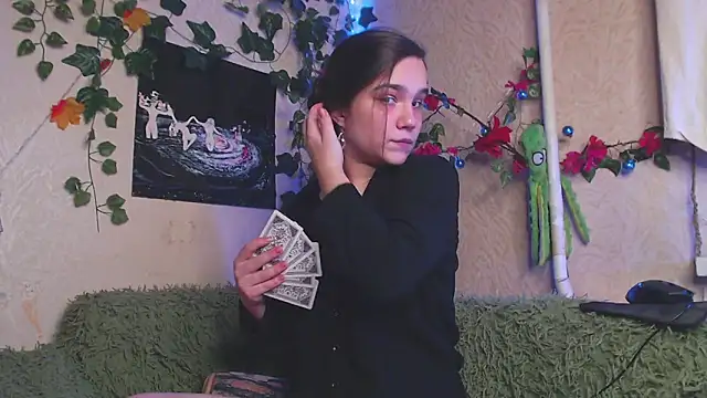 Snapshot of Tiny_Witch chatting on 10, 11, 2025 Tiny Witch online show from 10, 11, 2025