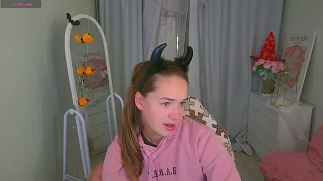 LovelyJessie online show from 29, 10, 2025