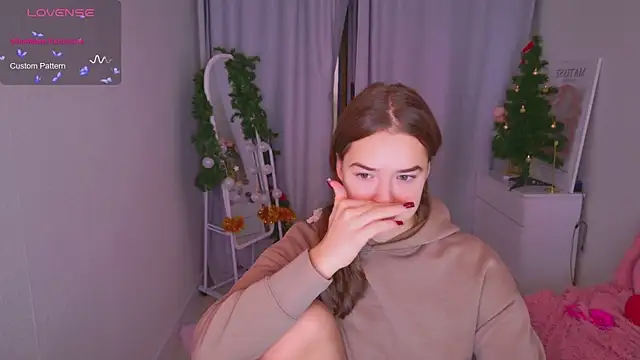 Snapshot of LovelyJessie chatting on 18, 12, 2025 LovelyJessie online show from 18, 12, 2025