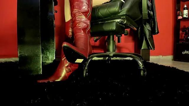 Julieta Wall  online show from 16, 1, 2025