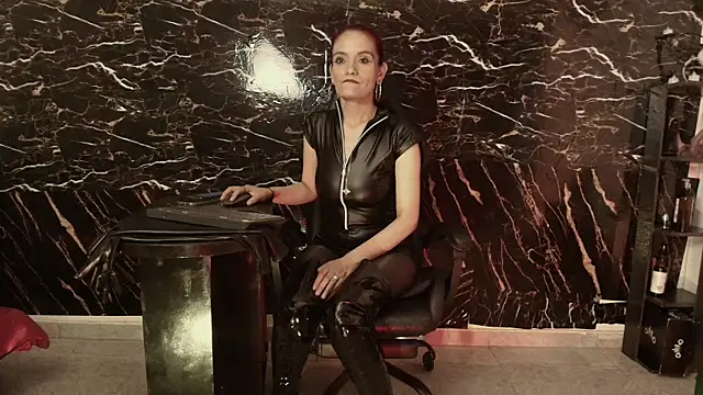 Julieta Wall  online show from 14, 9, 2025