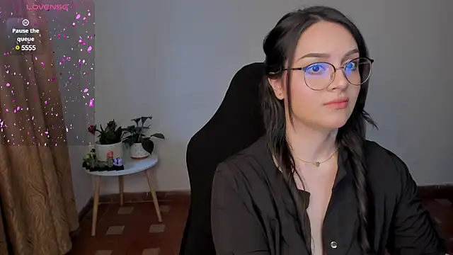 Snapshot of anaveleeez chatting on 31, 12, 2024 anaveleeez online show from 31, 12, 2024