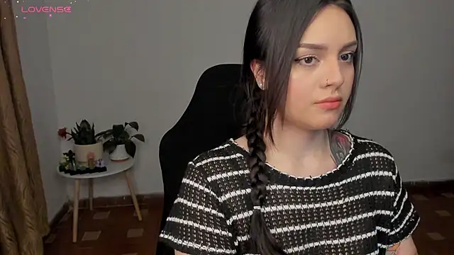 Snapshot of anaveleeez chatting on 2, 2, 2025 anaveleeez online show from 2, 2, 2025