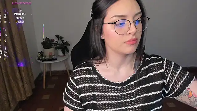 Snapshot of anaveleeez chatting on 26, 2, 2025 anaveleeez online show from 26, 2, 2025