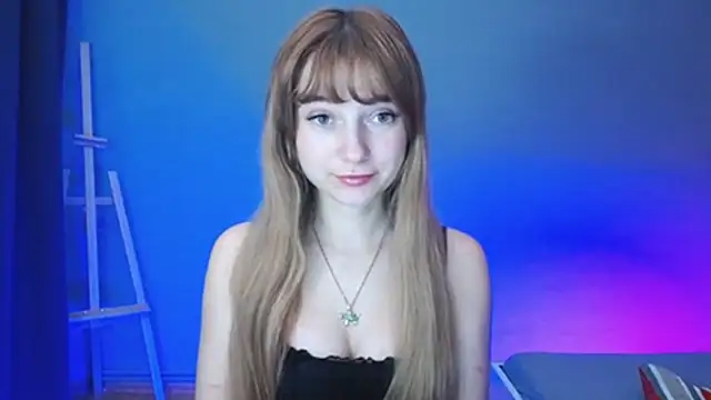 Snapshot of LuciaYoung chatting on 19, 1, 2025 LuciaYoung online show from 19, 1, 2025
