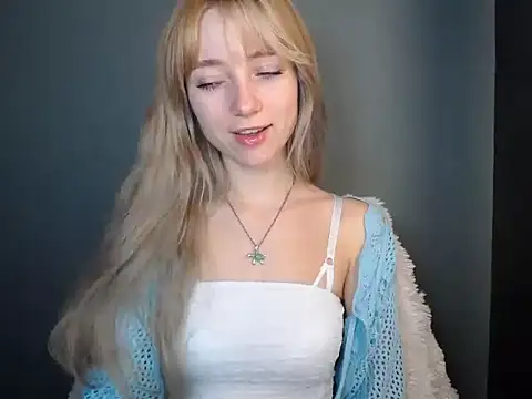 LuciaYoung online show from 12, 11, 2025