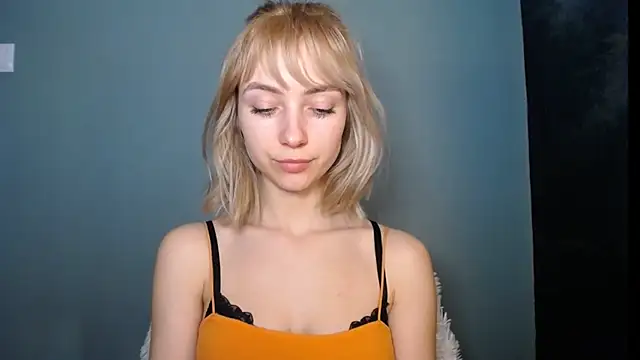 LuciaYoung online show from 7, 3, 2026