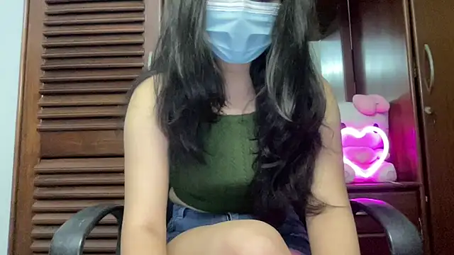 Snapshot of Princess_Lily chatting on 15, 10, 2025 Princess Lily online show from 15, 10, 2025