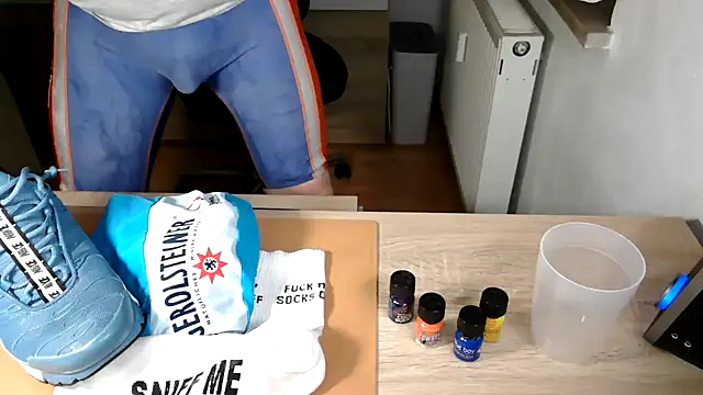 lycrasneakerxh online show from 13, 4, 2026