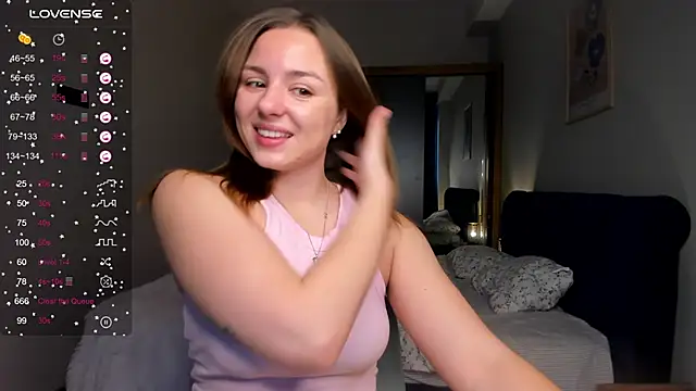 Snapshot of ThreeshaWhite chatting on 7, 3, 2025 ThreeshaWhite online show from 7, 3, 2025