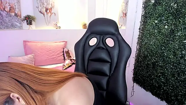Snapshot of Abby_Mae_ chatting on 11, 1, 2025 Abby Mae online show from 11, 1, 2025