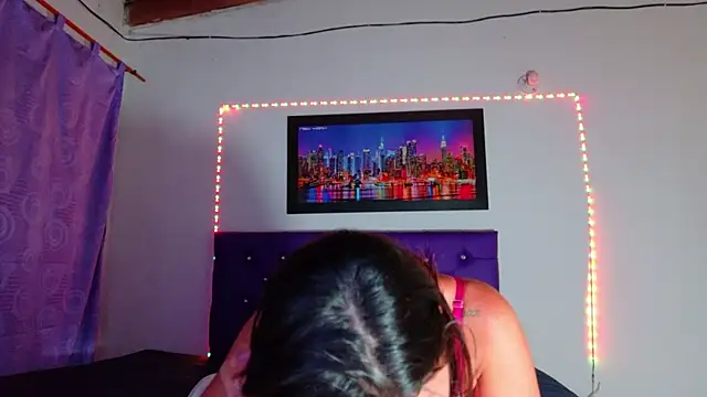 Snapshot of colombianmilf_ chatting on 14, 11, 2025 colombianmilf online show from 14, 11, 2025