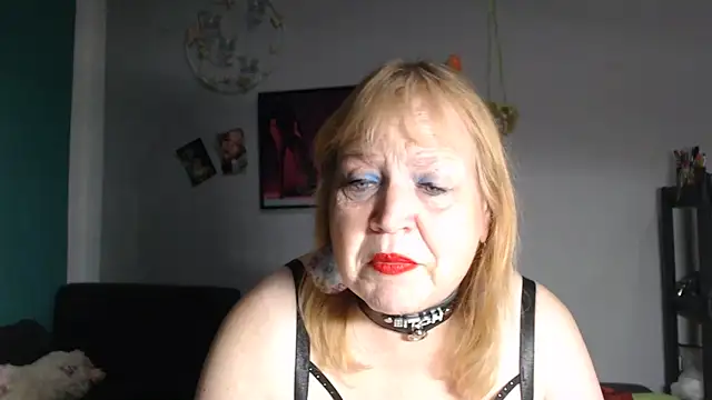 Snapshot of Blasflittchen chatting on 12, 6, 2026 Blasflittchen online show from 12, 6, 2026