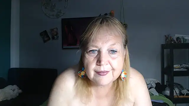 Snapshot of Blasflittchen chatting on 2, 8, 2026 Blasflittchen online show from 2, 8, 2026
