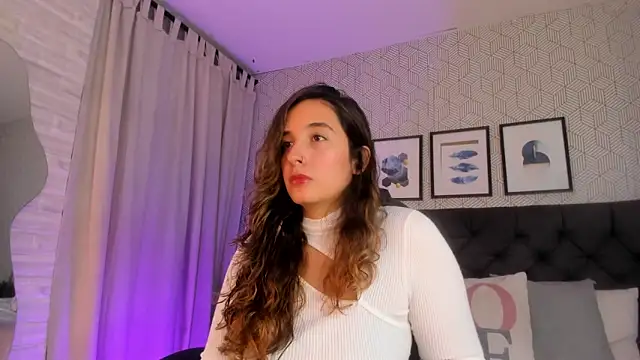 emma  smith1 online show from 5, 2, 2025