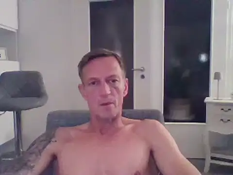 Snapshot of dirks71 chatting on 11, 3, 2025 dirks71 online show from 11, 3, 2025